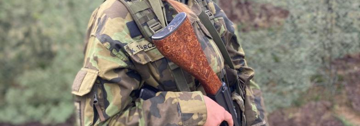 Aktivní záložnice jako strážný při obchůzce, foto kpt. Roman Kutílek (KVV Ústí nad Labem)