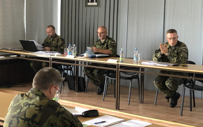 plukovnik_hrabec_z_velitelstvi_teritoria_ridil_zaverecnou_planovaci_konferenci_k_cviceni_hradba_2021.jpg