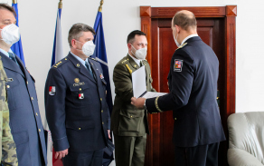 kpt._fecko_pri_prebirani_oceneni_foto_archiv_acr.jpg