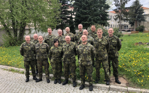 spolecne_foto_zastupcu_stribrneho_sboru_teritorialnich_sil.jpg